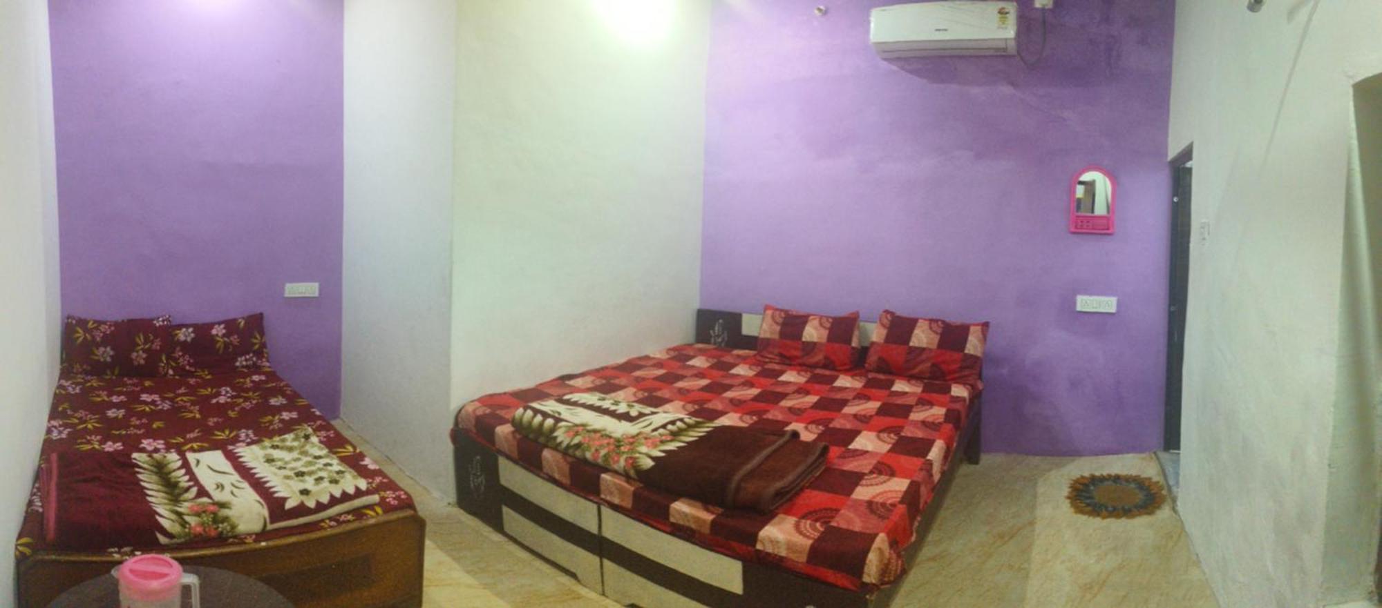 Jay Shree Radhey Home Stay มถุรา ภายนอก รูปภาพ