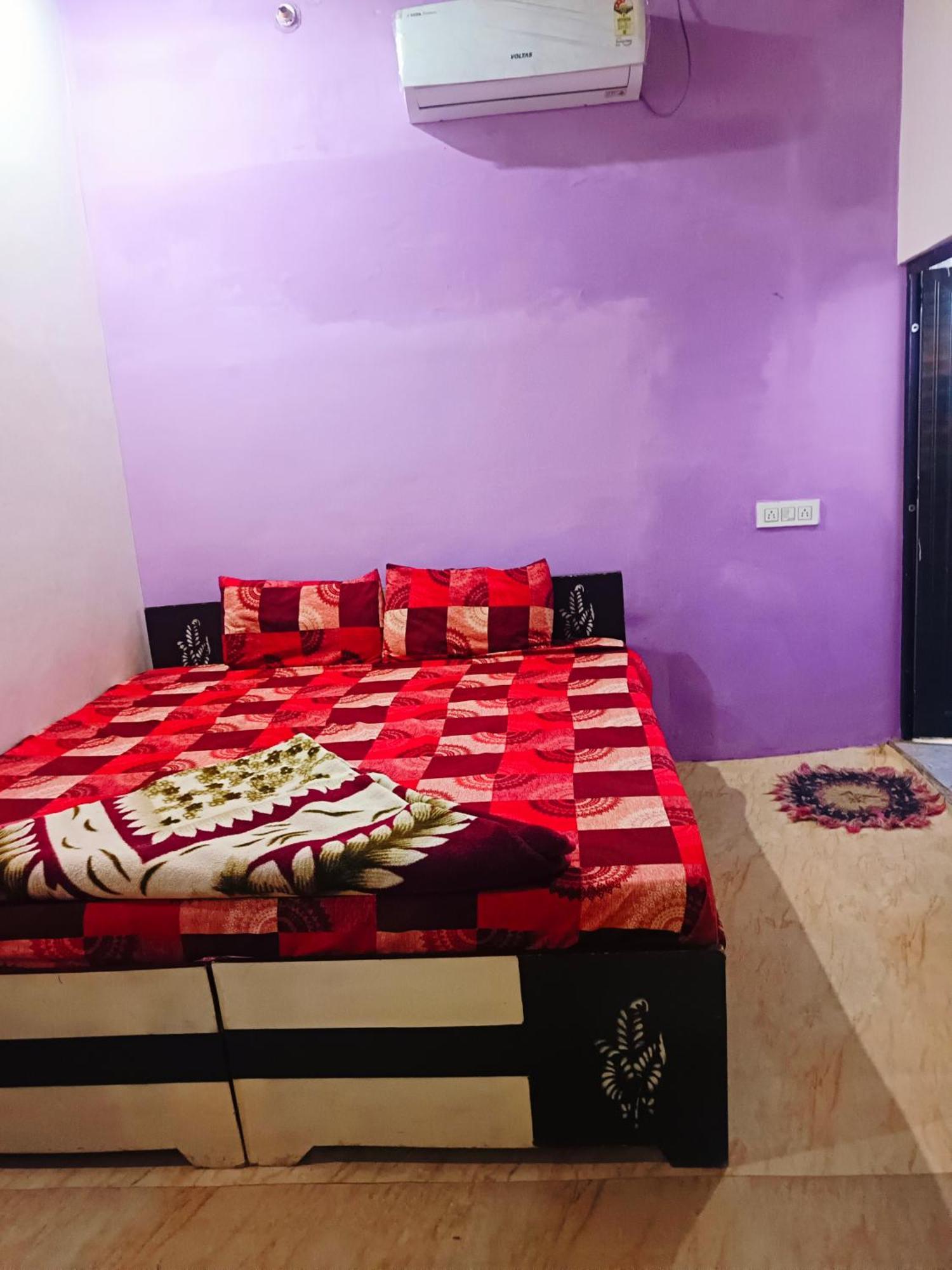 Jay Shree Radhey Home Stay มถุรา ภายนอก รูปภาพ